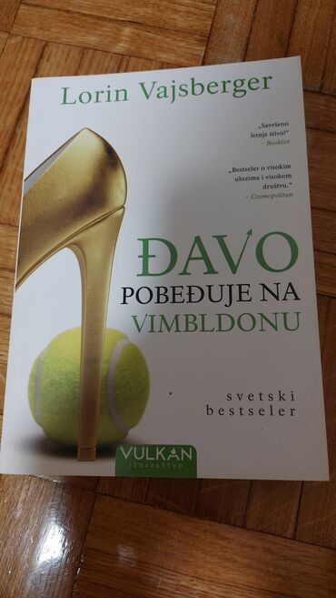 akusticna bas gitara sa zvucnikom: Naslov: Đavo pobeđuje na Vimbldonu Autor: Lorin Vajsberger Da li
