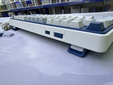 Клавиатуры: Клавиатура, Механическая, Bluetooth, Проводное подключение, Размер: 75% — 10