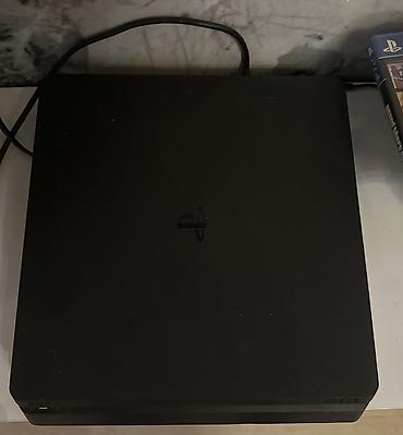 iphone 17 pro max irsad: Ps 4 silim 1tb yaddaş ideal vəziyətdə 2 ədəd pult qiymət 400m — 1