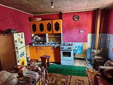 Продажа коттеджей и домов: Продаётся дом с просторным двором и большим навесом для автомобилей — 7