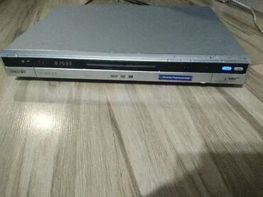 DVD i Blu-ray plejeri: Sony RDR-HX710 – DVD i snimač sa Hard diskom (160 GB) Sony RDR-HX727– — 12