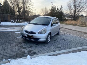 Honda: Продаю хонда фит 2001 года выпуска, Не такси Обьем 1.3, состояние