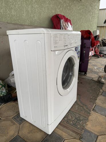 продам камин бу: Стиральная машина Indesit, Б/у, Автомат, До 5 кг, Компактная