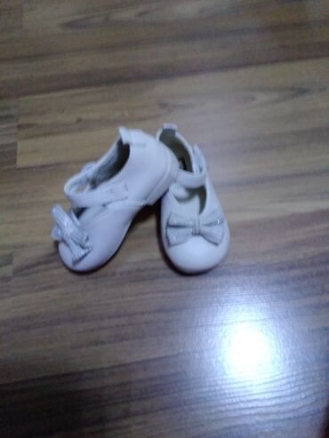 демисезонная детская обувь 22 размера: Ela veziyyetdedi 1-2defe geyinilib 22 razmerdi