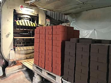 Облицовочный кирпич: Кирпич облицовочный, гиперпрессованный, супергладкий, основа — 10