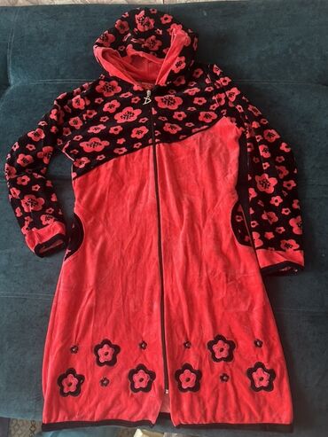 Другая женская одежда: Женский комплект одежды (микс) Б/у, за 2000 сом, пакет вещей, размеры — 10