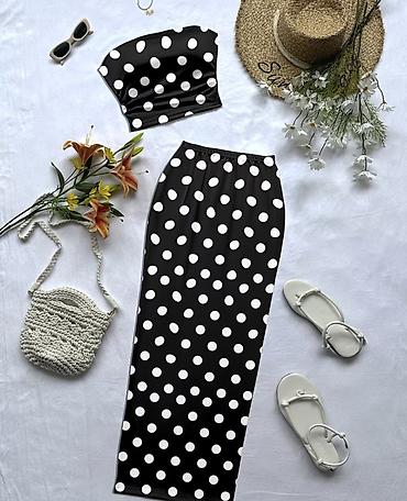 şlyapa: Qara-ağ xallı iki hissəli qadın dəsti - Üst: strapless/bando crop — 1