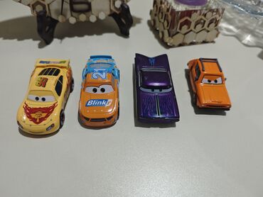 Oyuncaqlar: “Cars” (Maşınlar) animasiya filmindən ilhamlanan metal oyuncaq maşın — 9