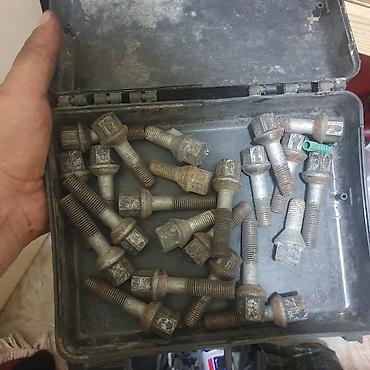 Maşın diskləri üçün təkər boltları dəsti - Şəkillərdə gördüyünüz kimi