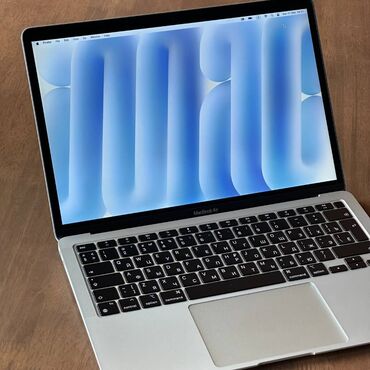 Apple MacBook: İşlənmiş Apple MacBook, 13.3 ", Apple M1, 256 GB