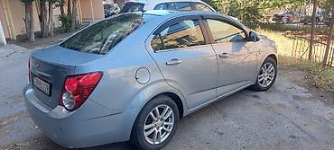 opel astra k: Chevrolet Aveo: 1.6 l | 2011 il 46000 km Sedan — 4