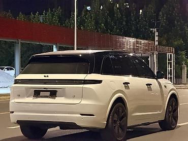портер рядом: Lixiang L7: 2023 г., 1.5 л, Автомат, Электромобиль, Кроссовер — 6