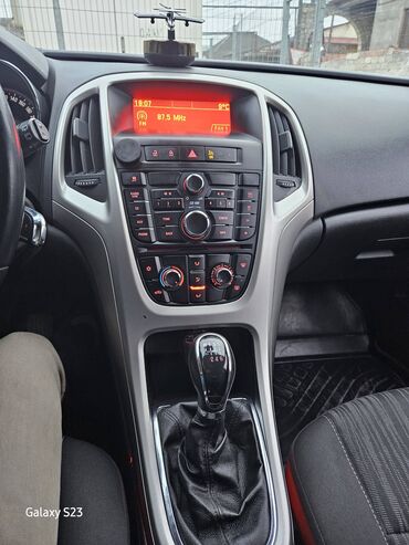 Opel: Opel Astra GTC: 1.4 l | 2011 il 251000 km Hetçbek — 7