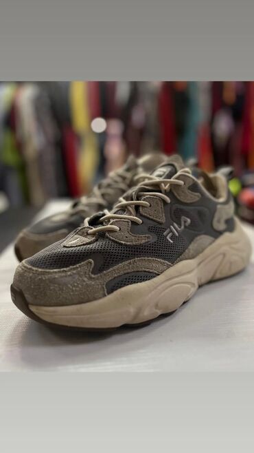 Кроссовки и спортивная обувь: Кроссовки секонд хенд Сокулук из Европы. размеры уточняем Сокулук — 9