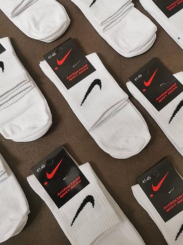 Čarape i donji veš: Srednja duzina pamučnih čarapa
12 pari 2500 — 18