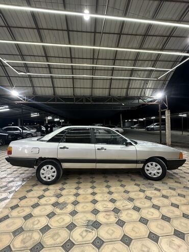 отдам не дорого: Audi 100: 1986 г., 1.8 л, Механика, Бензин, Седан