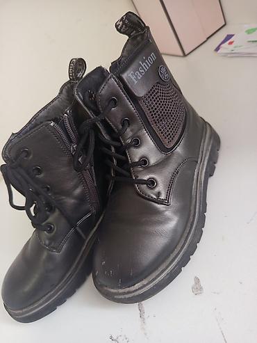 Детская обувь: Продам зимние сапоги на девочку размер 32. натуралки. две пары за — 9