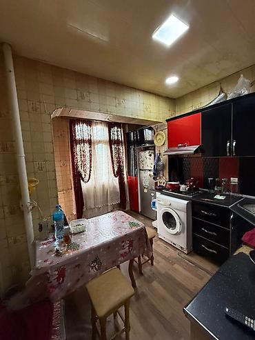 Uzunmüddətli kirayə mənzillər: Ev 3 otaǧ kupçalı xalglar dostluǧu metroya 10 dəq məsafədə məktəbə 5 — 2