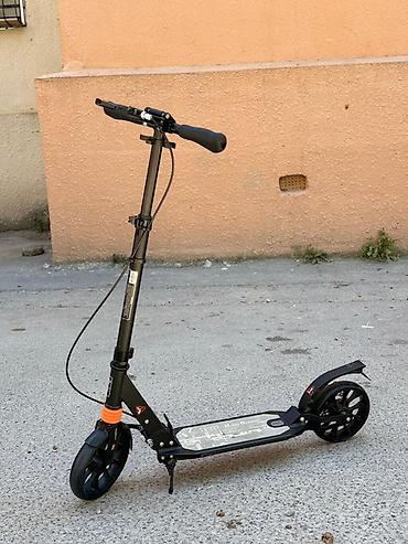 Şəhər skateri – mexaniki (elektriksiz) kick skuter Xüsusiyyətlər: -