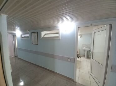 Ofislər: TƏCİLİ SATILIR: Natiq Şahbazov küçəsində, 150 m² sahəsi olan geniş və — 12