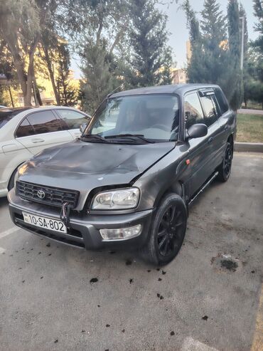 Toyota RAV4: 2 л | 1998 г