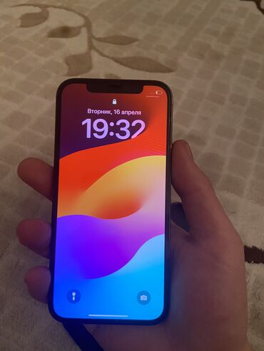 İphone 12 pro ideal veziyyetdedir iki nomredi 256 gb 81 pi faizi