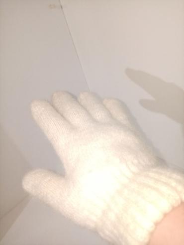 is botinkalari: Yun əlcək. ağ rəng. əl işi — 4