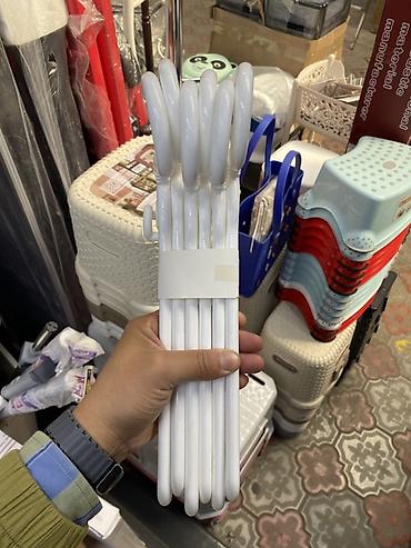 hanger: Плечики для одежды Plastart — набор 6 шт. - Материал: прочный — 2