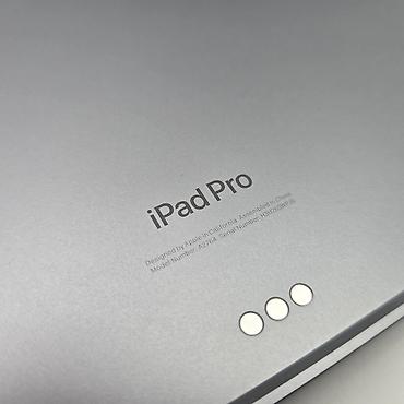 Планшеты: Планшет, Apple, память 1 ТБ, 12" - 13", Wi-Fi, Б/у, Классический цвет - Серебристый — 4