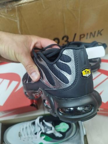 Patike: 41-46 4500 — 2