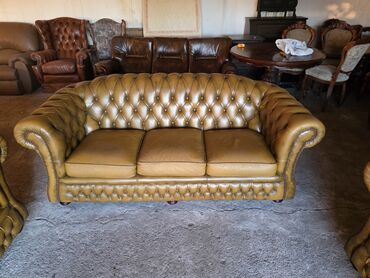Stilske garniture: Set garnitura – Springvale Leather Chesterfield - Brend: Springvale — 6