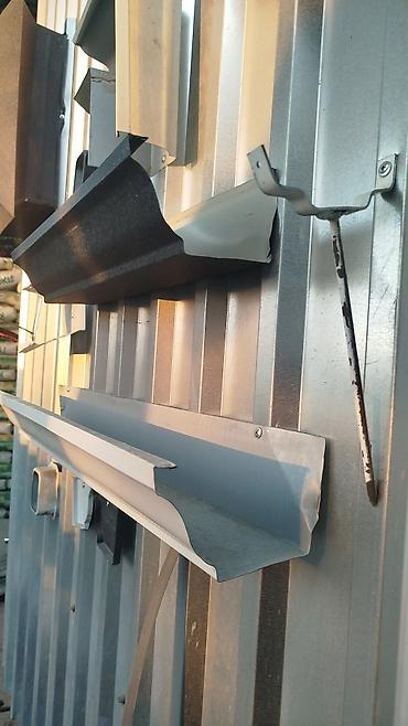 Кровля крыши: Желоба. отливы. слив. жолоб. отлив . тунике фон. чоро — 24