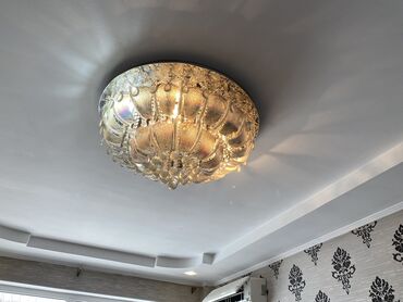 Осветительные приборы: Люстра потолочная для зала горит в 2 х уровнях диод и лампочки не