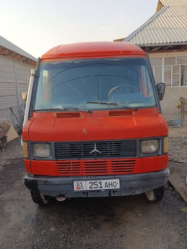фитке эшик: Продаётся грузовой фургон Mercedes-Benz T1 (208D), длиннобазная