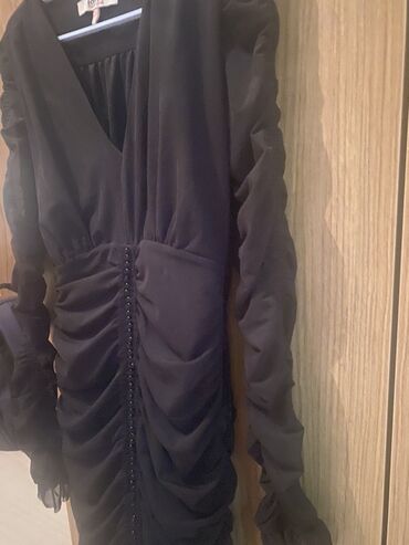 Жилеты, безрукавки: Koton Party Wear qara paltar - Rəng: qara - Brend və xətt: Koton –