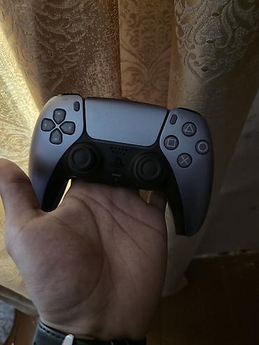 joystick ps 5: 2 ci əl PlayStation 5 slim AZ işlənmiş 1 pult veriliri üstündə +1 — 6
