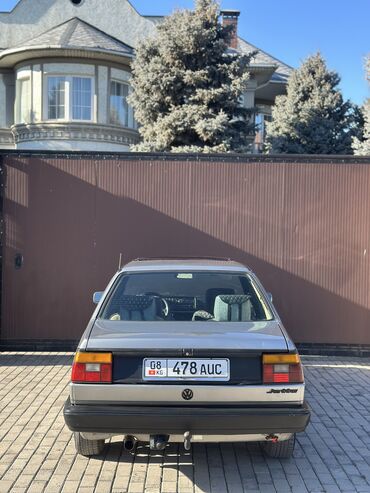 Volkswagen: Volkswagen Jetta: 1988 г., 1.8 л, Механика, Бензин — 13