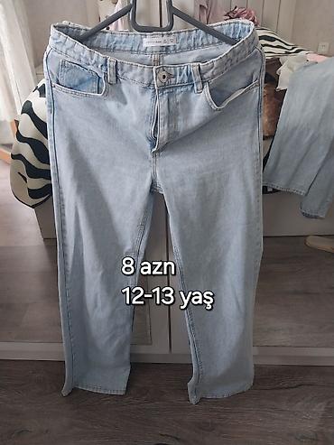 mini yubka: Uşqa geyimləri – 4 məhsul dəsti 12-13 yaş. 1) Ağ qipurlu bluz - — 6