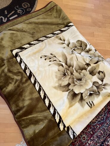 Yorğanlar, adyallar: İşlənmiş Böyüklər üçün İki nəfərlik Qış üçün Yorğan, Ünvandan götürmə — 3