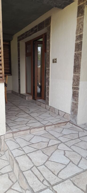 Həyət evləri və villaların satışı: Satış üçün fərdi yaşayış evi satılır.şəxsi tikili .ünvan novxanı — 24