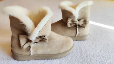 Ugg obuća: Ugg čizme, bоја - Bež, 39 — 13