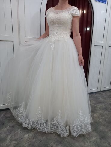 свадебное платье принцессы: Продаю новое свадебное платьесилуэта"Принцесса".Цвет айворидлинна в