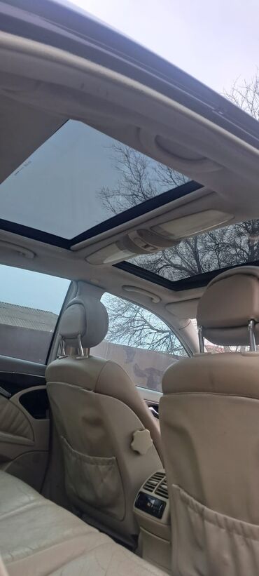 Mercedes-Benz: Mercedes-Benz E 240: 2.6 l | 2002 il Sedan — 6