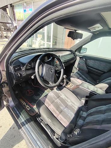 275 40 22: Mercedes-Benz C-Class: 1.8 l | 1995 il Sedan — 8