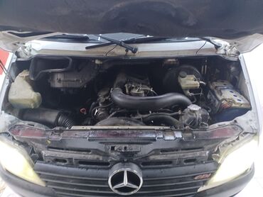 Легкий грузовой транспорт: Легкий грузовик, Mercedes-Benz — 8