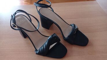 deichmann sandale ravne: Sandale, H&M, 39