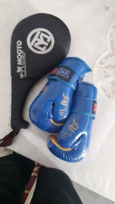 перчатки без пальцев: Набор для единоборств: - Пара синих перчаток Top Ten (модель для