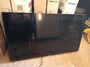 ТВ и видео: Hisense LED TV, təxmini 40–43 düym ekran Xüsusiyyətlər: - Geniş LED — 2