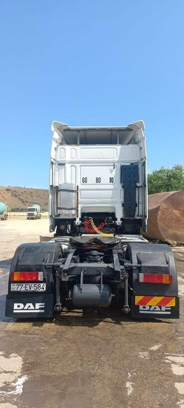 Yük maşınları üçün qoşqular: DAF XF 95 model yük maşını, uzun məsafəli daşımalar üçün nəzərdə