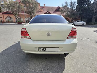 Nissan: Nissan Sunny: 1.6 l | 2010 il Sedan — 4